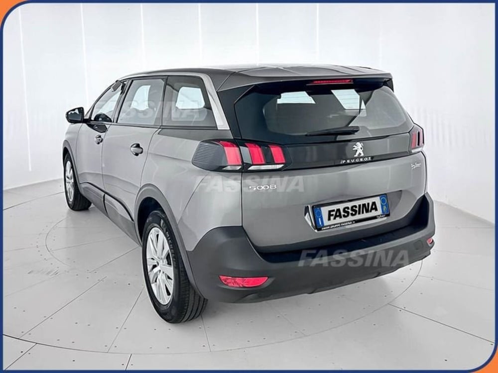 Peugeot 5008 usata a Milano (4)
