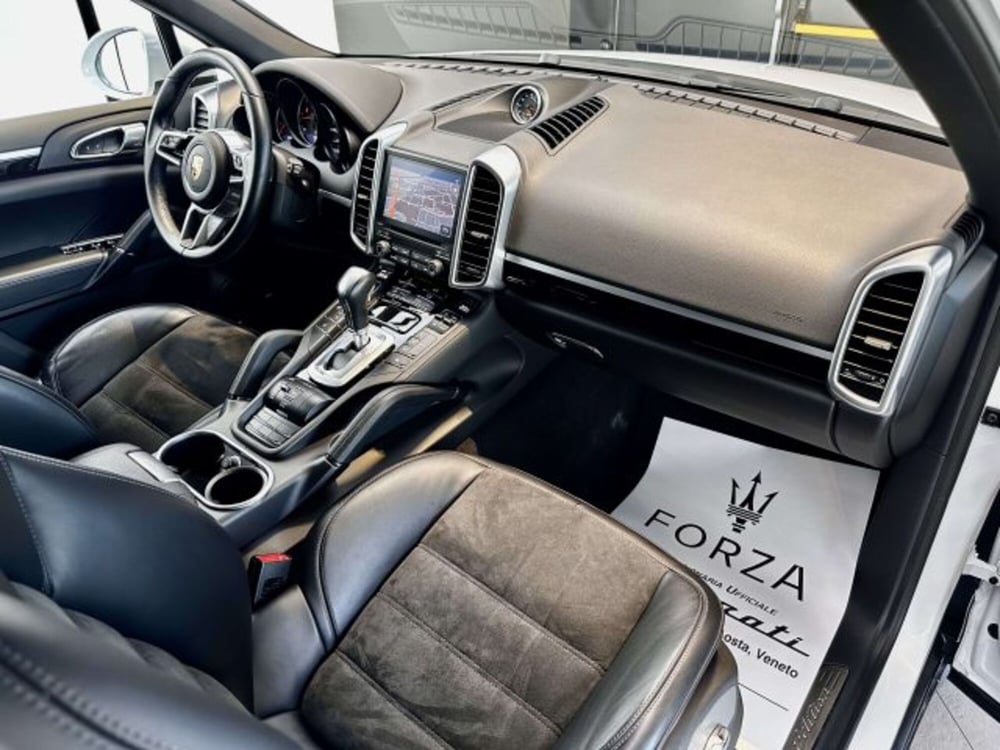 Porsche Cayenne usata a Torino (12)