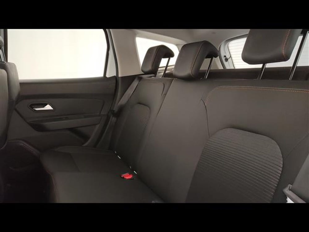 Dacia Duster usata a Milano (10)
