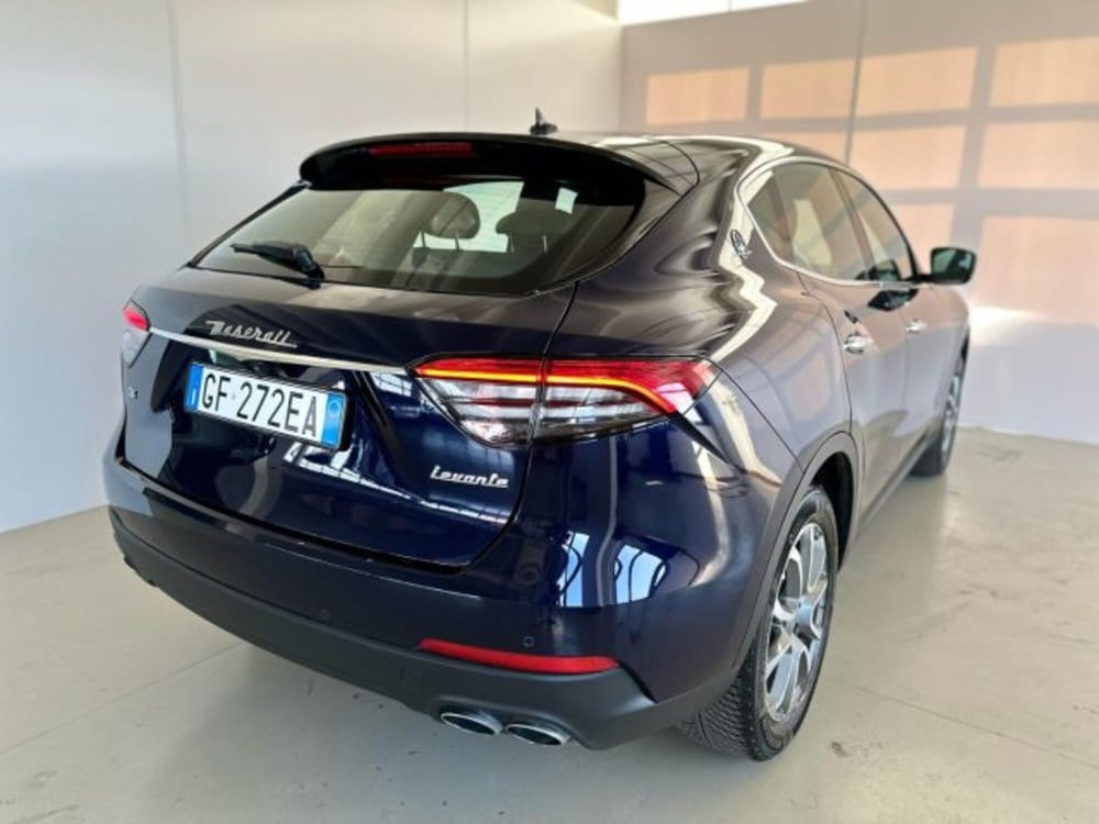 Maserati Levante usata a Modena (2)