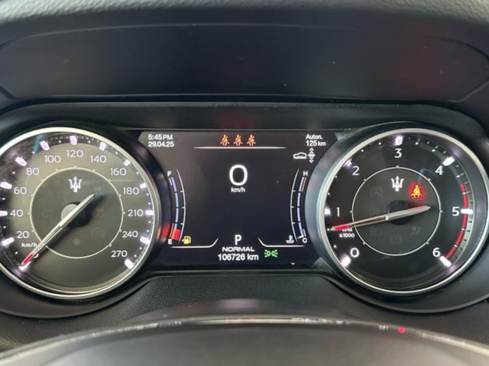 Maserati Levante usata a Modena (7)