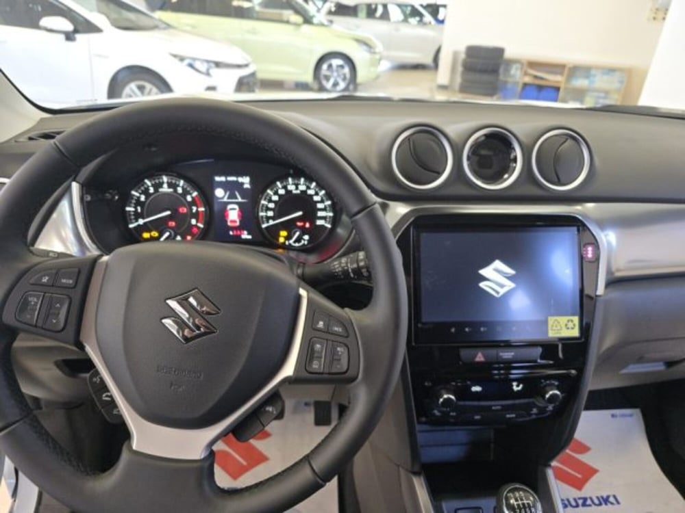 Suzuki Vitara nuova a Reggio Emilia (10)