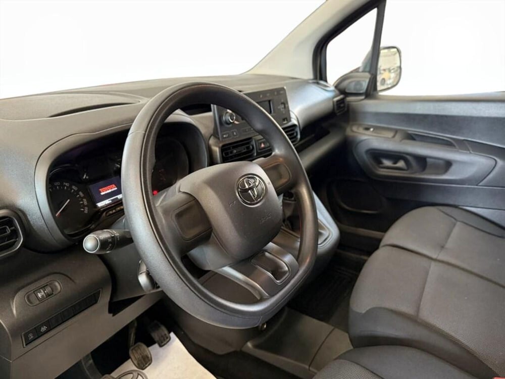 Toyota Proace City Furgone usata a Monza e Brianza (12)