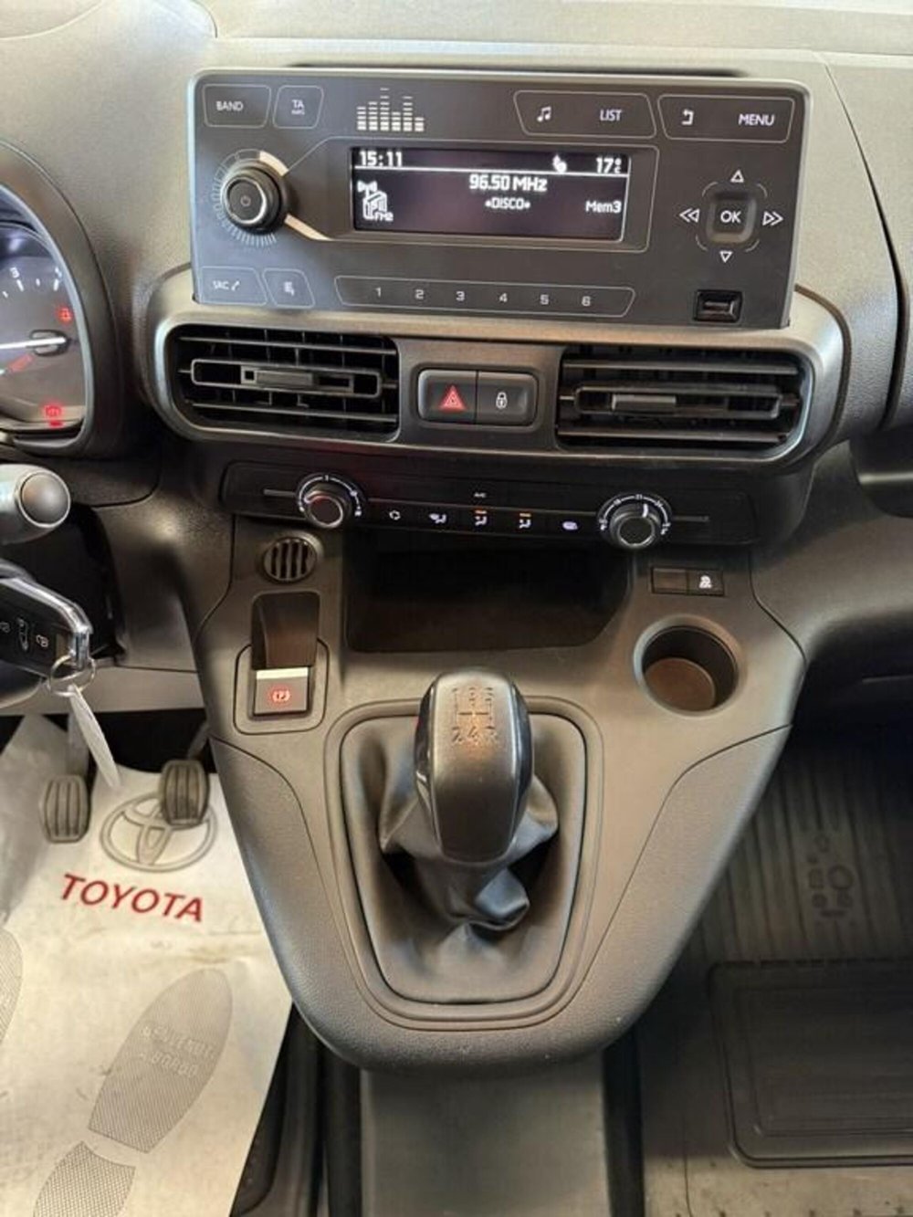 Toyota Proace City Furgone usata a Monza e Brianza (13)