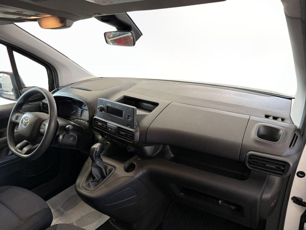 Toyota Proace City Furgone usata a Monza e Brianza (8)