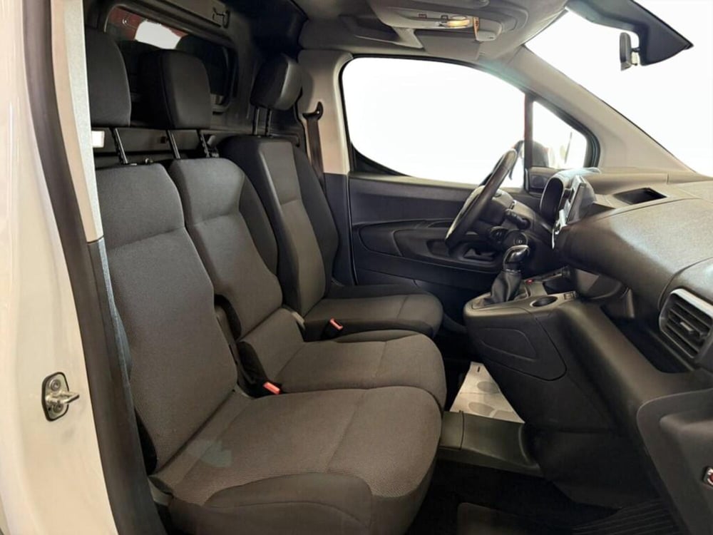 Toyota Proace City Furgone usata a Monza e Brianza (9)