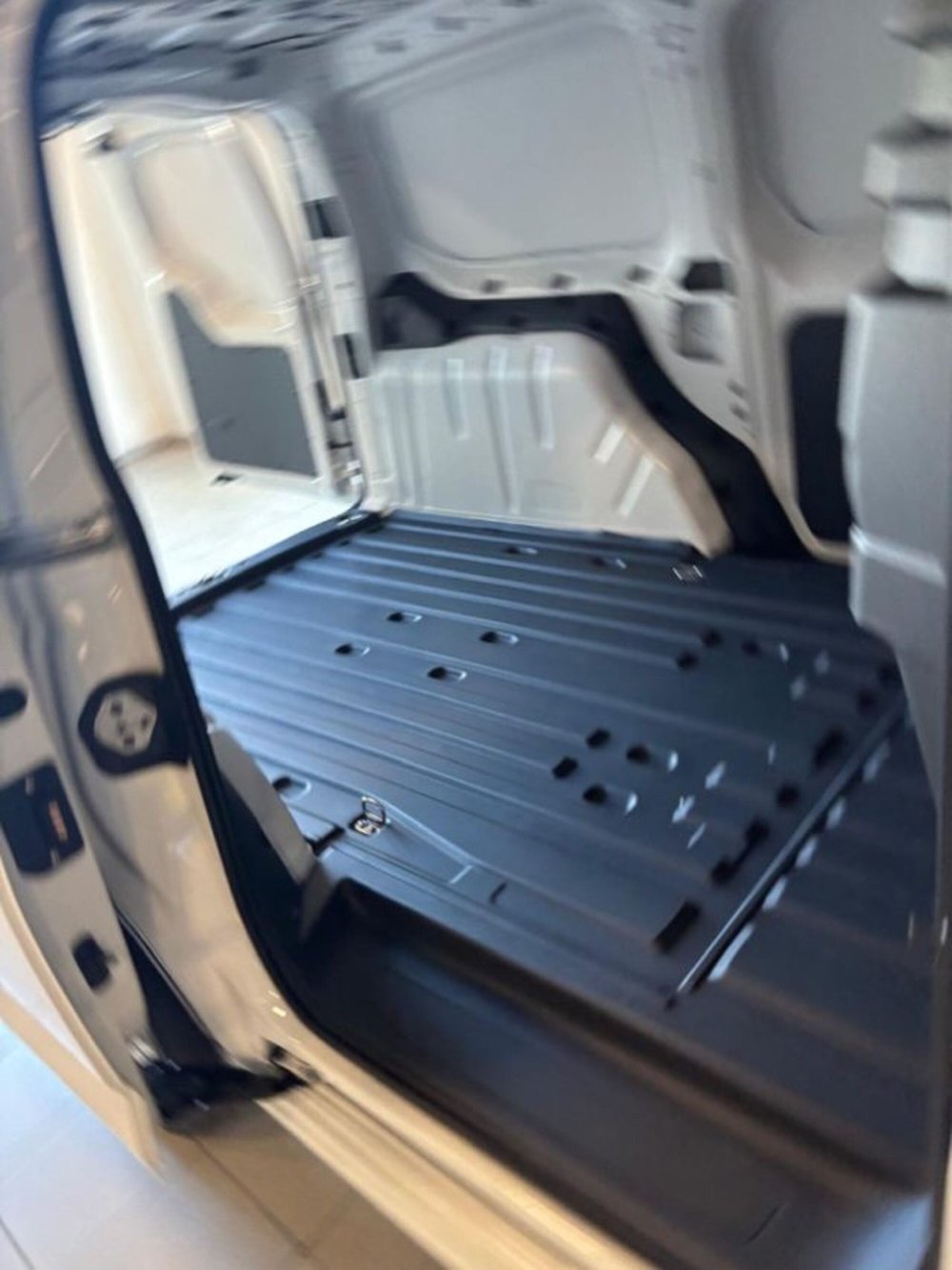 Volkswagen Veicoli Commerciali Caddy nuova a Cuneo (12)
