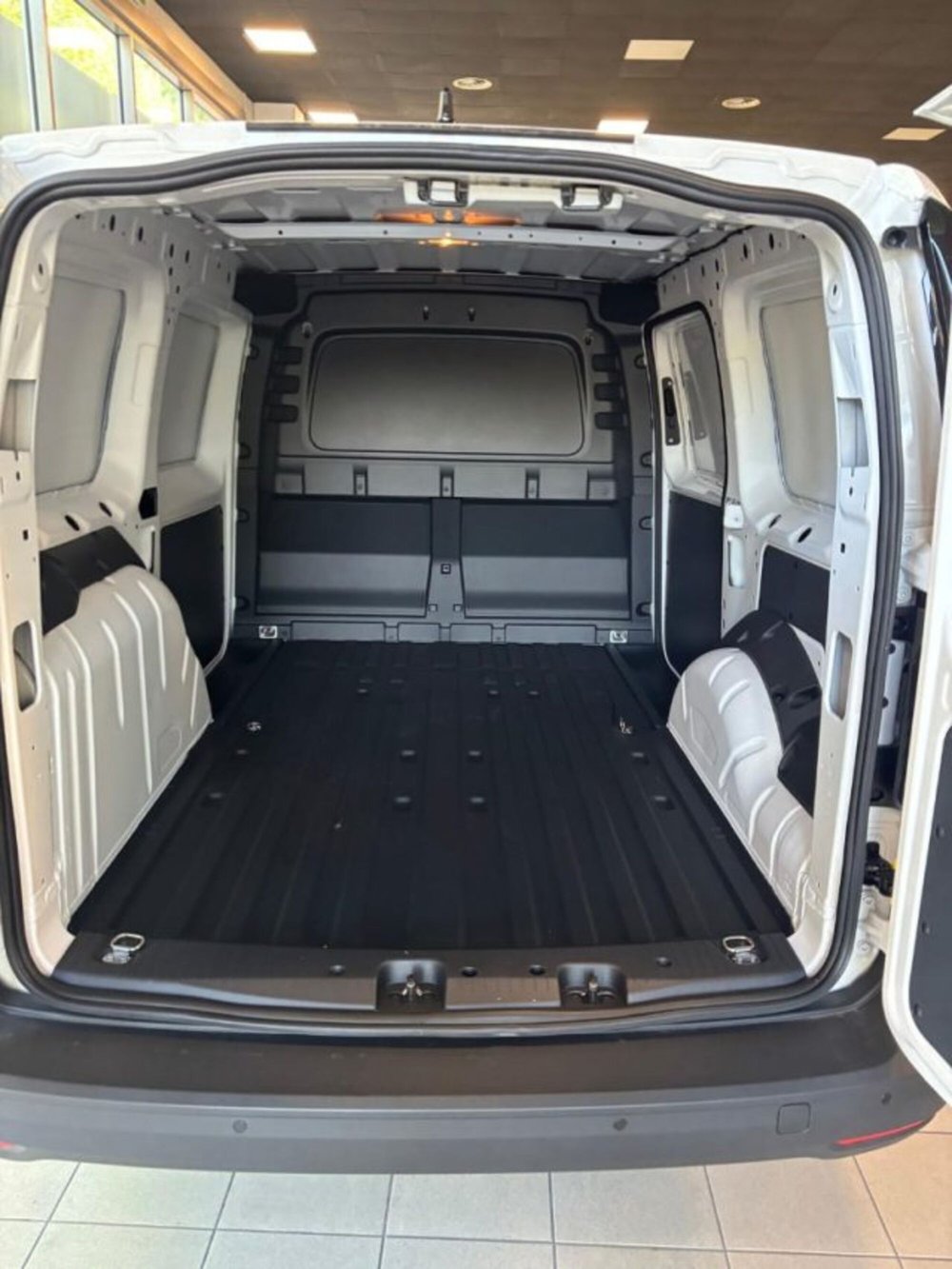 Volkswagen Veicoli Commerciali Caddy nuova a Cuneo (7)