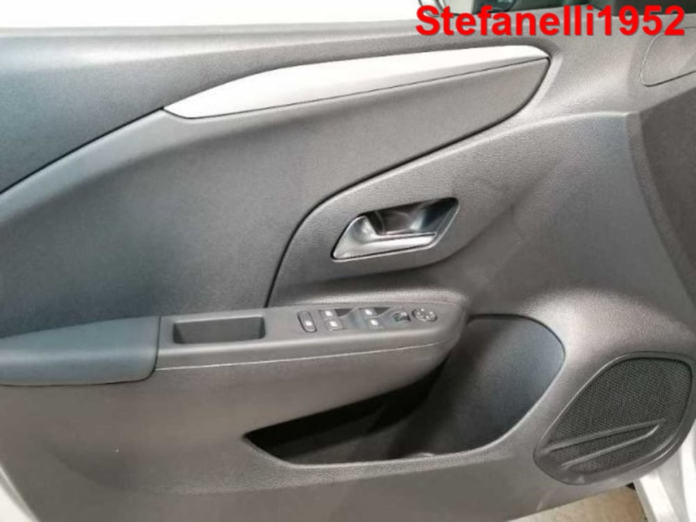 Opel Corsa nuova a Bologna (10)