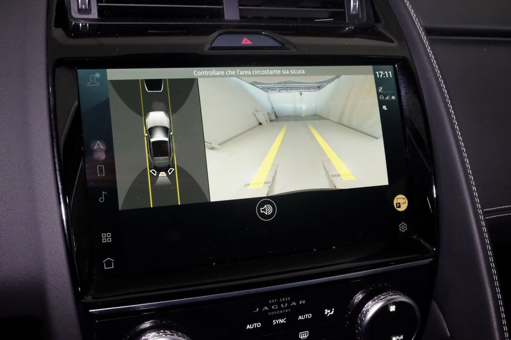 Jaguar E-Pace usata a Torino (12)
