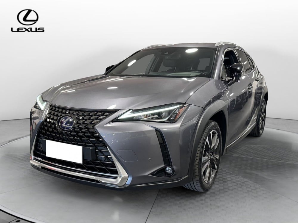 Lexus UX usata a Brescia