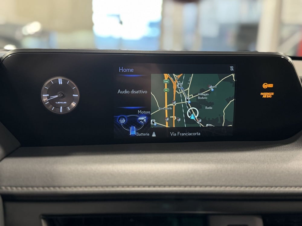 Lexus UX usata a Brescia (10)
