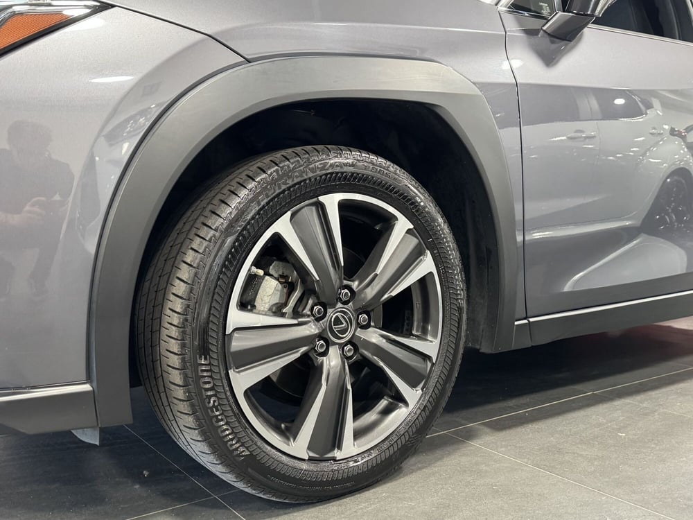 Lexus UX usata a Brescia (7)