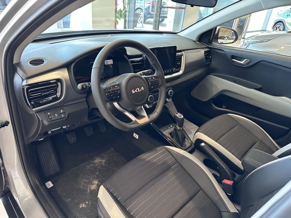 Kia Stonic nuova a Cremona (7)