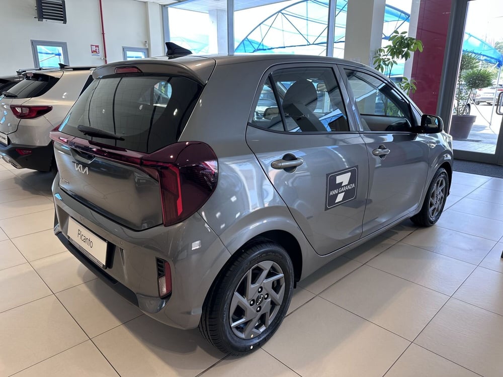 Kia Picanto nuova a Cremona (5)