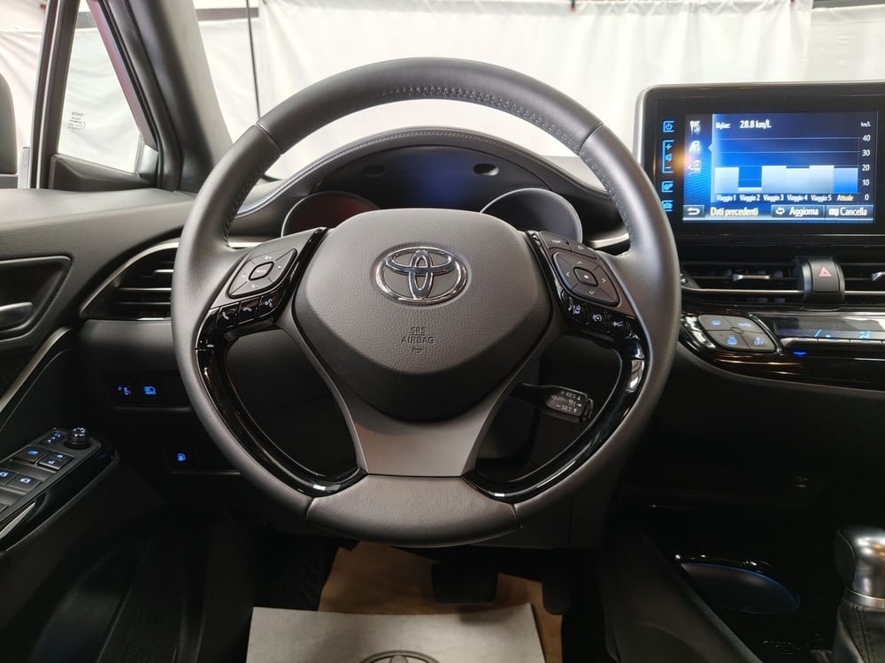 Toyota Toyota C-HR usata a Roma (11)