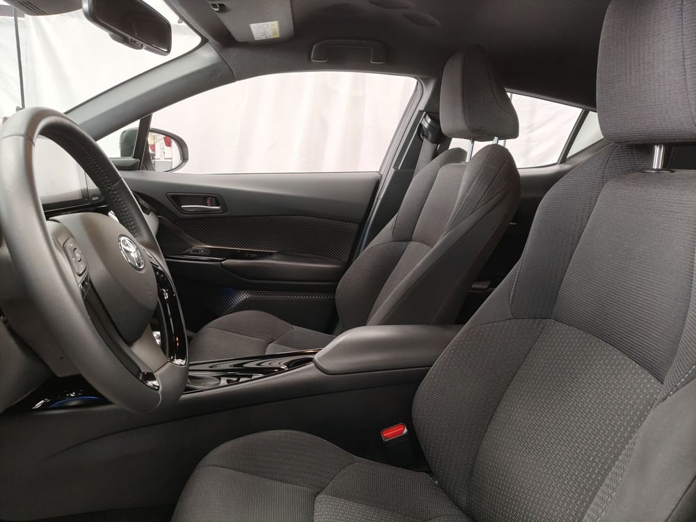Toyota Toyota C-HR usata a Roma (14)