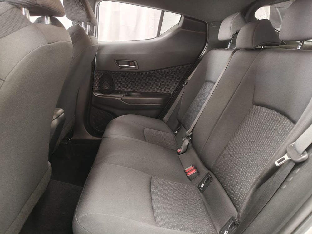 Toyota Toyota C-HR usata a Roma (15)