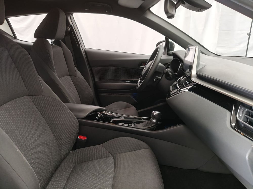 Toyota Toyota C-HR usata a Roma (6)
