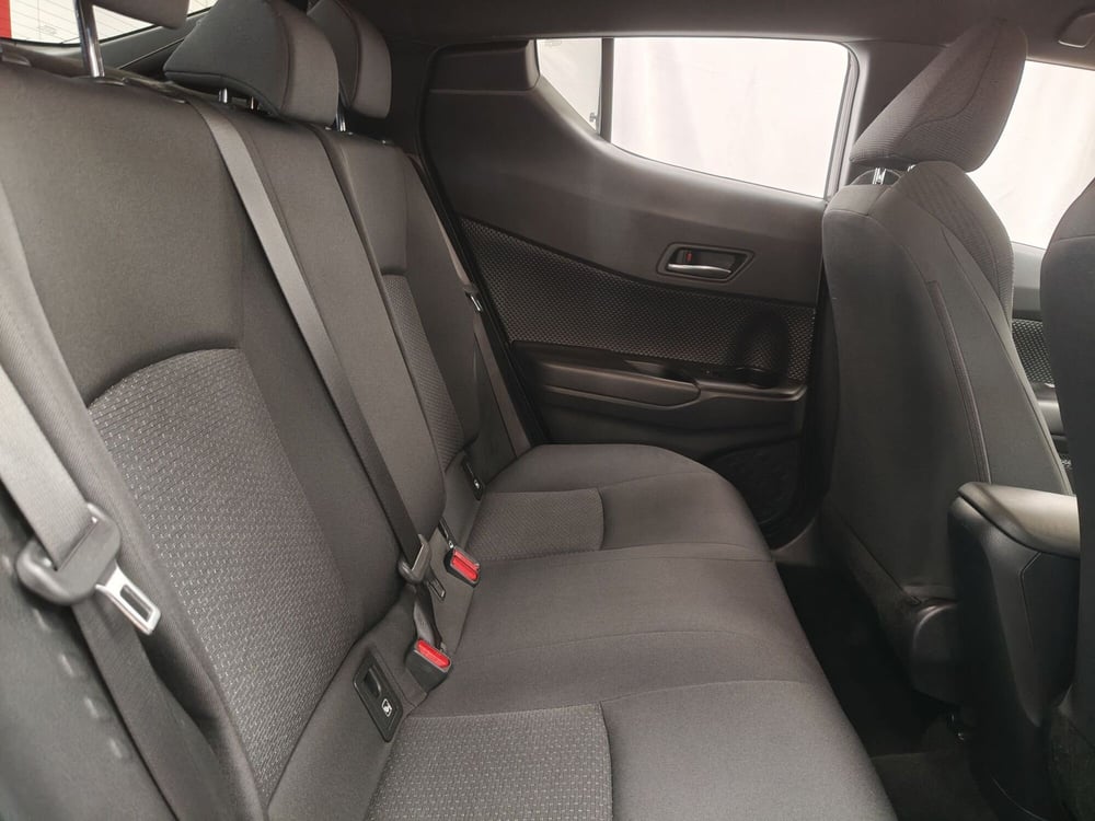 Toyota Toyota C-HR usata a Roma (8)