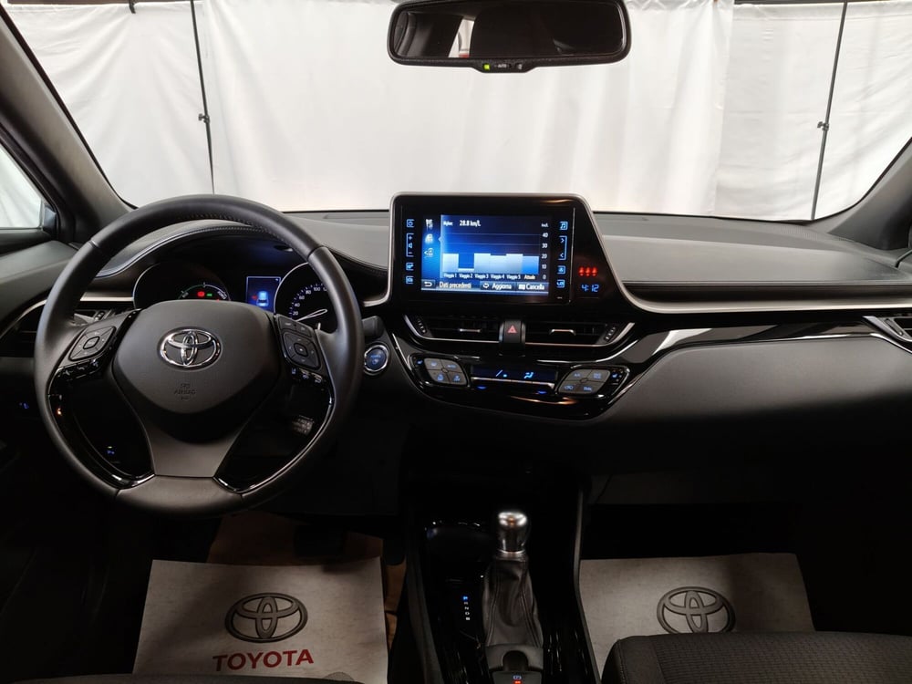 Toyota Toyota C-HR usata a Roma (9)