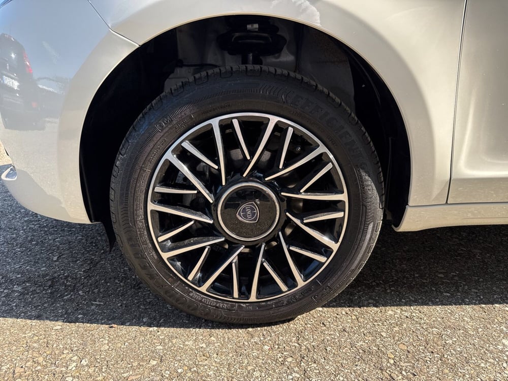 Lancia Ypsilon usata a Ravenna (10)