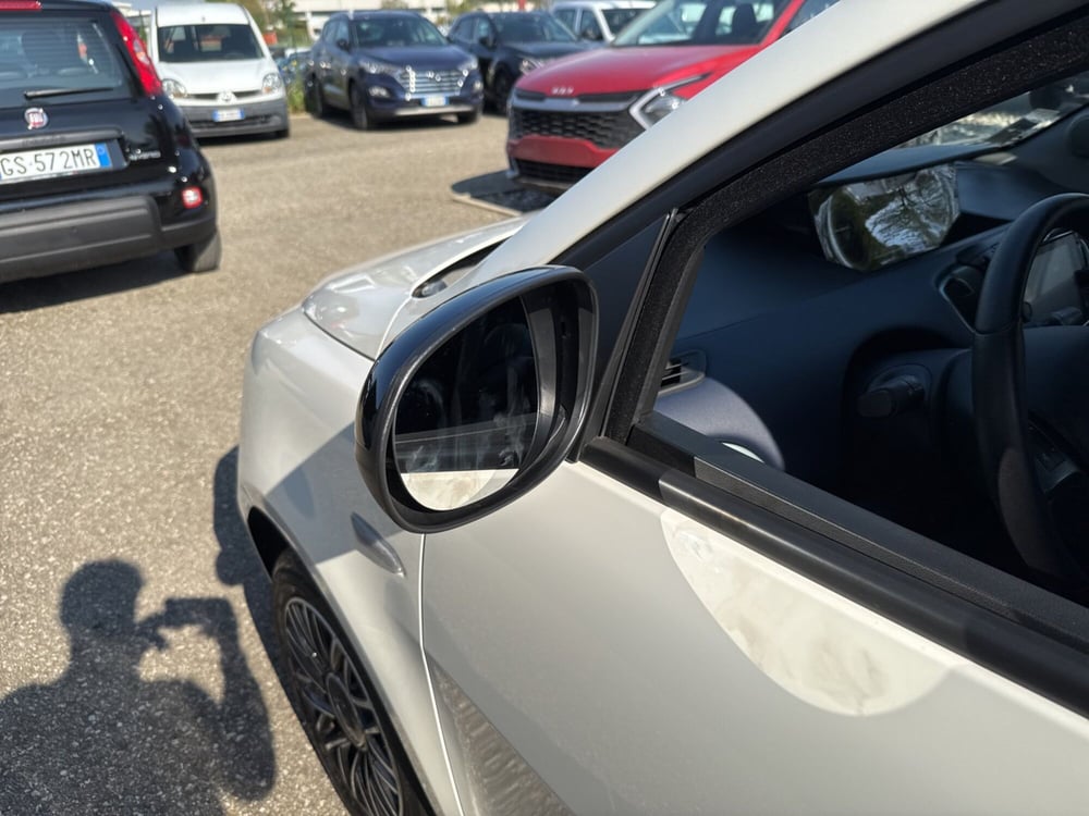 Lancia Ypsilon usata a Ravenna (12)