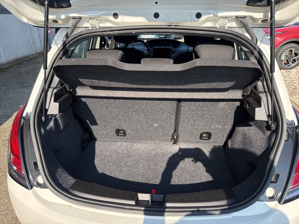 Lancia Ypsilon usata a Ravenna (13)