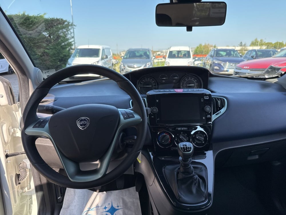 Lancia Ypsilon usata a Ravenna (16)