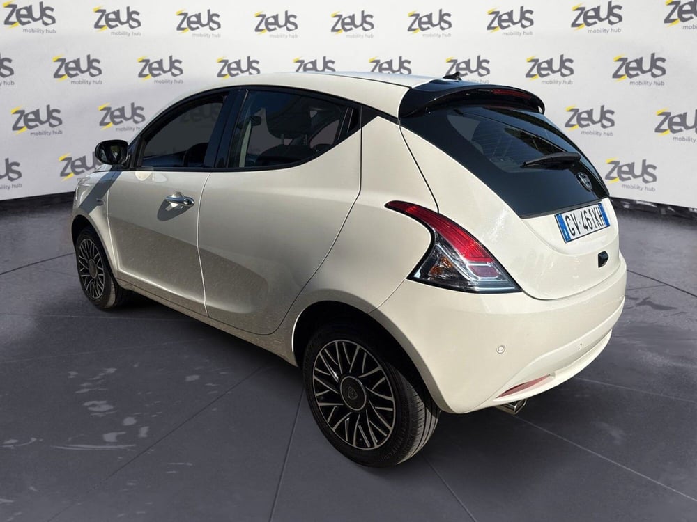 Lancia Ypsilon usata a Ravenna (4)