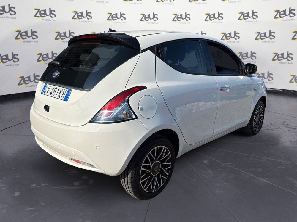 Lancia Ypsilon usata a Ravenna (6)
