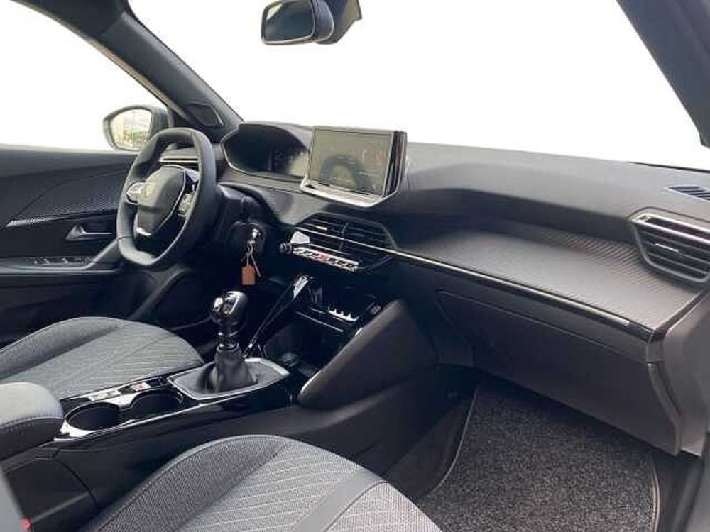 Peugeot 2008 nuova a Napoli (13)