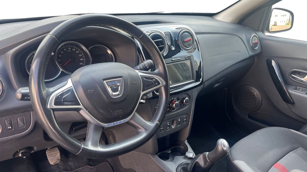 Dacia Sandero usata a Catania (12)