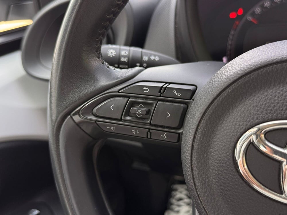 Toyota Aygo X usata a Pavia (10)