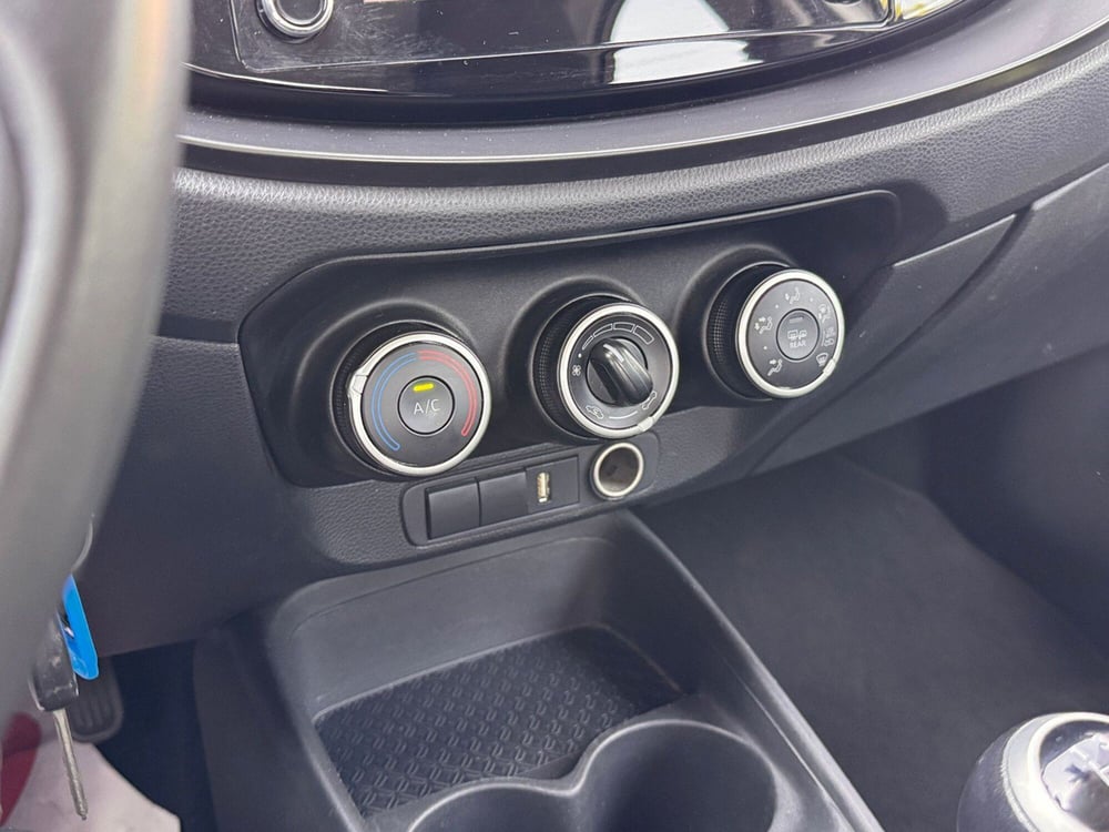 Toyota Aygo X usata a Pavia (13)