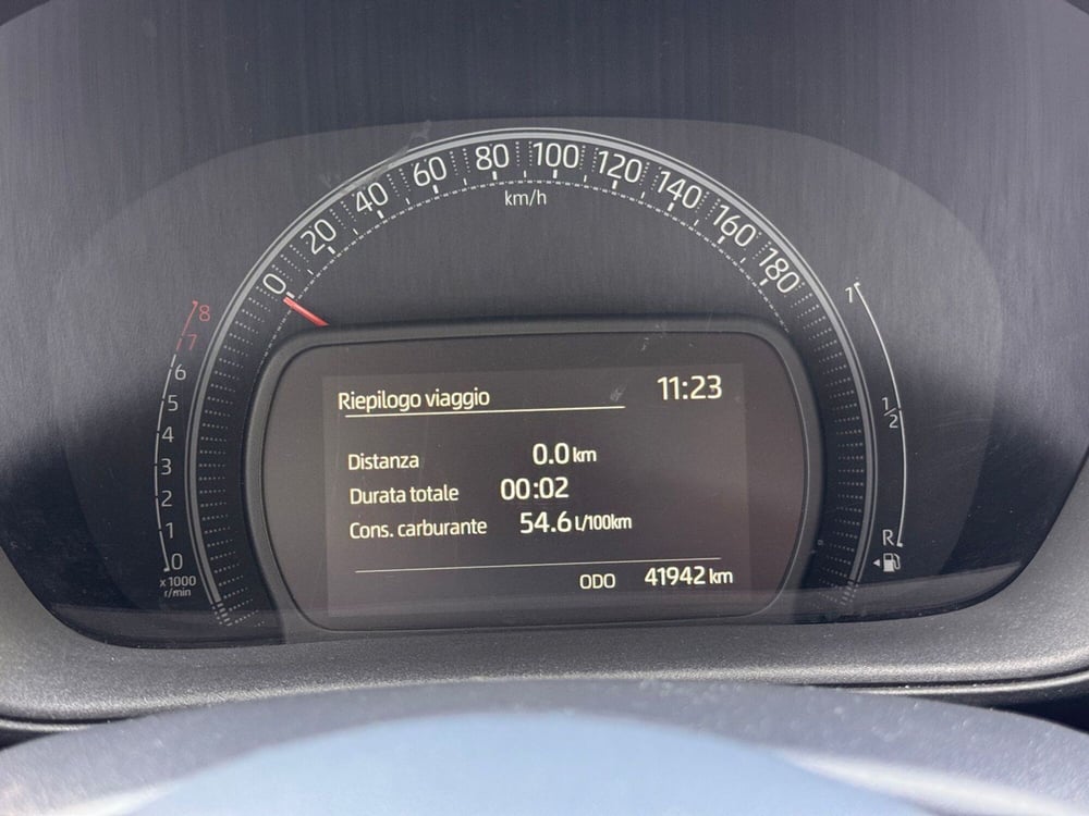 Toyota Aygo X usata a Pavia (16)