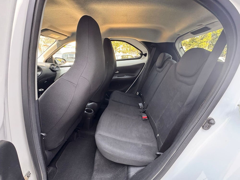 Toyota Aygo X usata a Pavia (9)