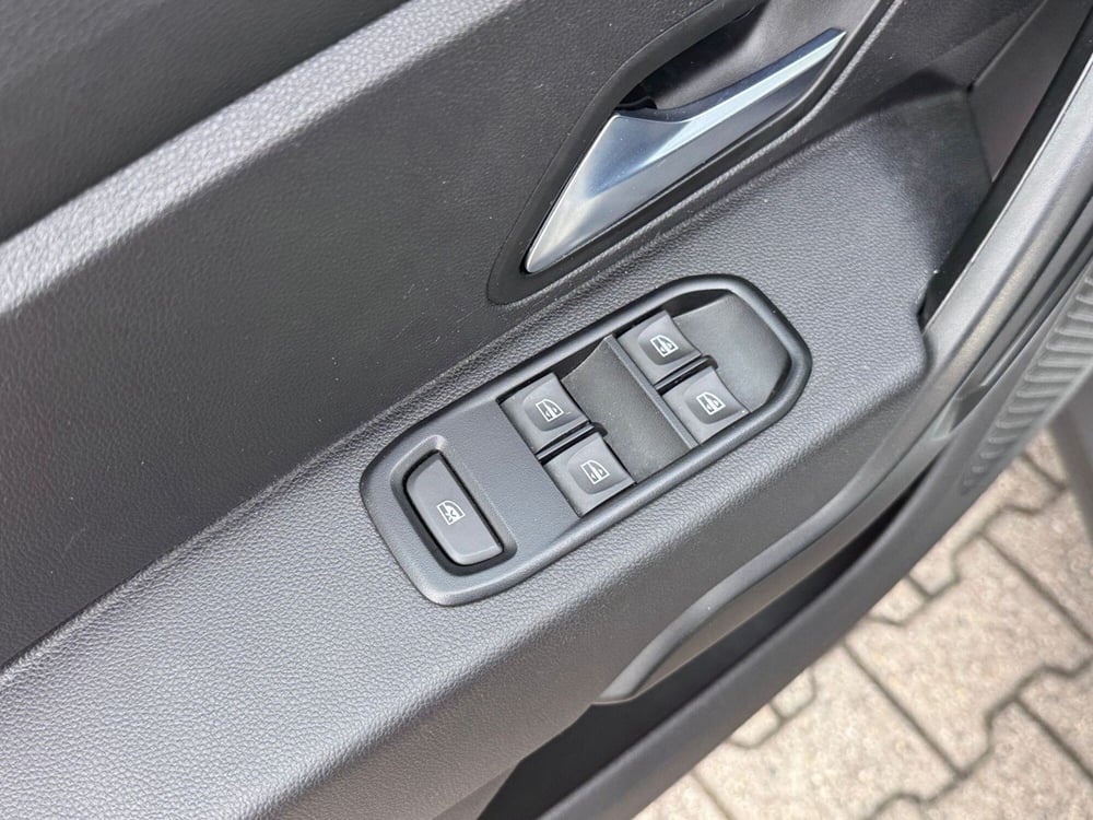 Dacia Duster usata a Pavia (9)