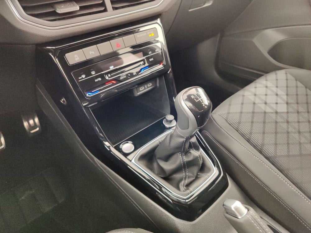 Volkswagen T-Cross nuova a Massa-Carrara (11)
