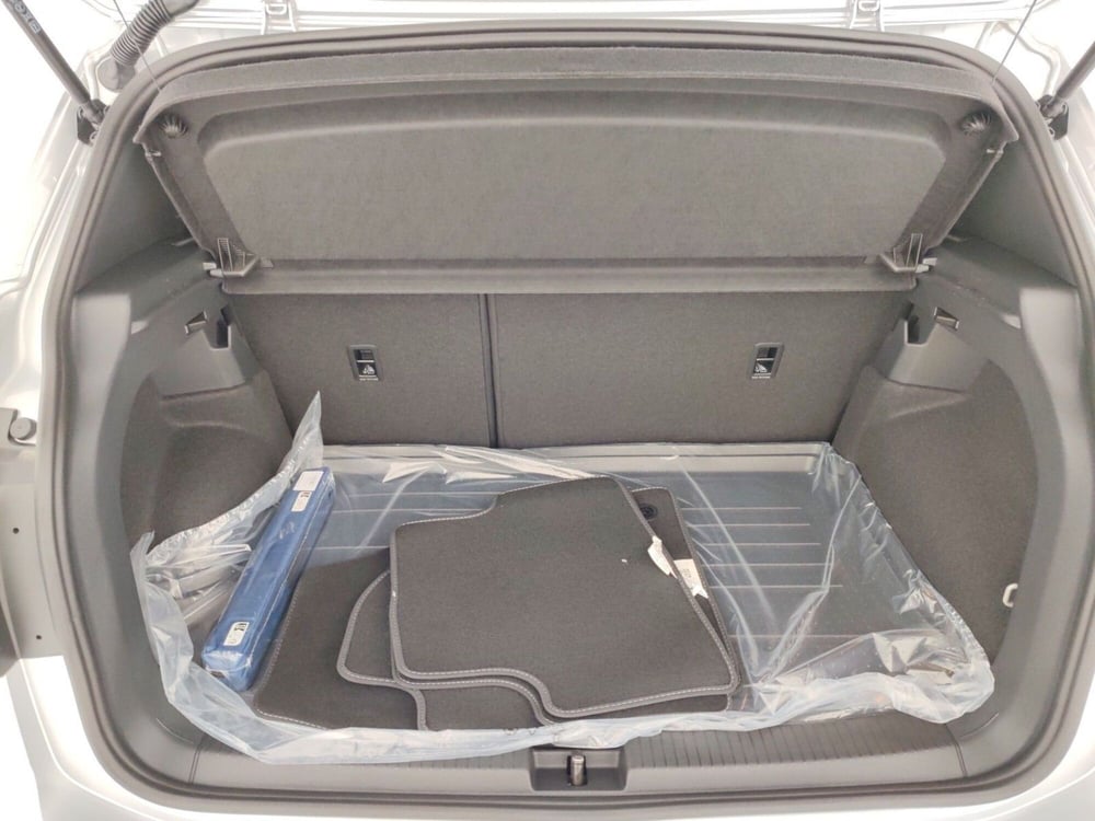 Volkswagen T-Cross nuova a Massa-Carrara (16)