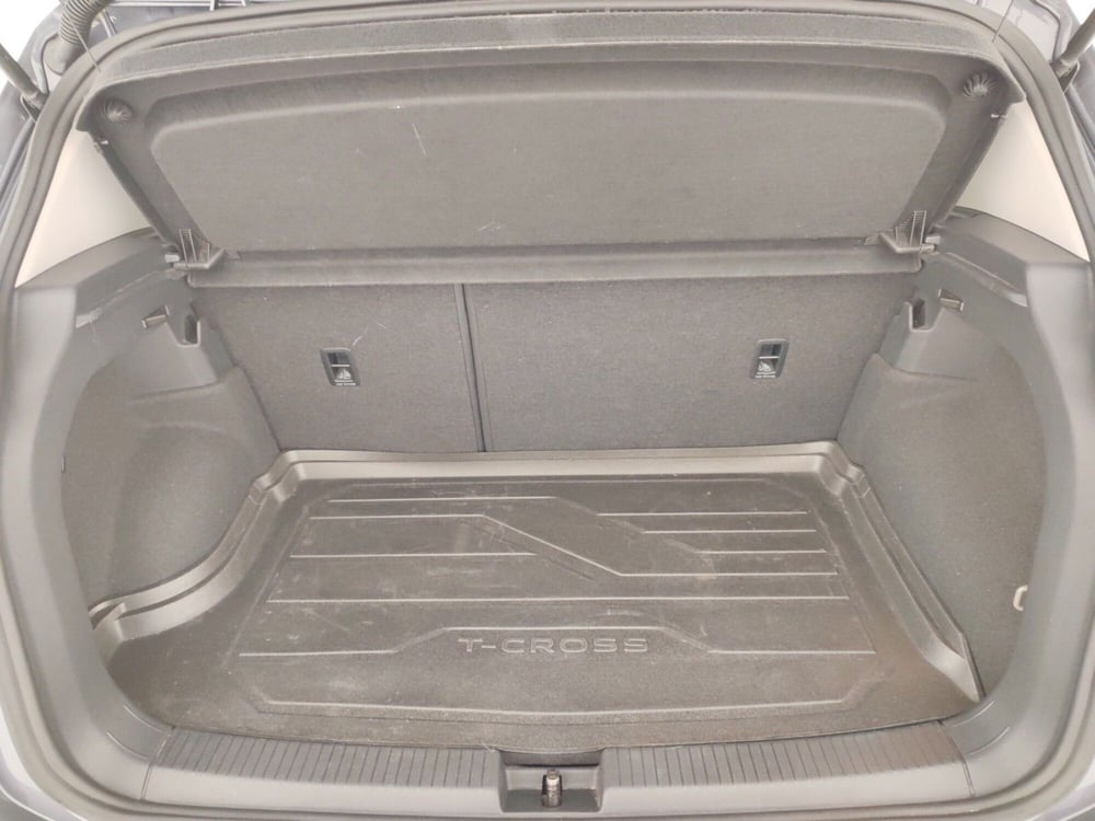 Volkswagen T-Cross usata a Massa-Carrara (16)