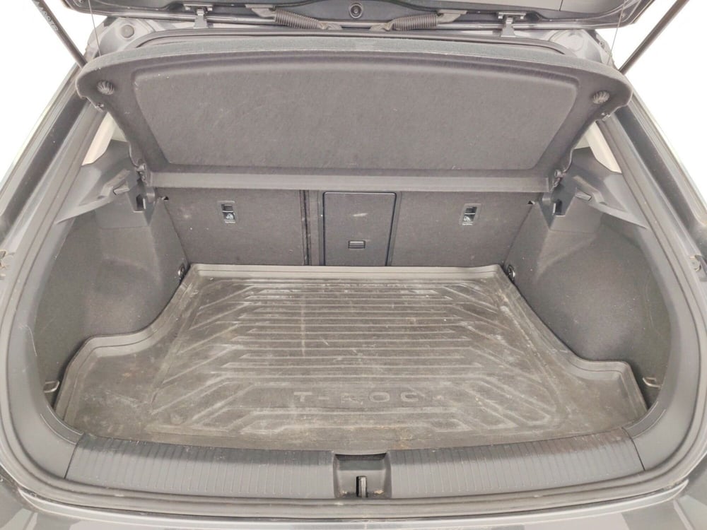 Volkswagen T-Roc usata a Massa-Carrara (16)
