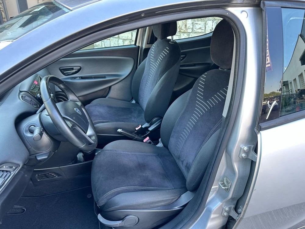 Lancia Ypsilon usata a Brescia (10)