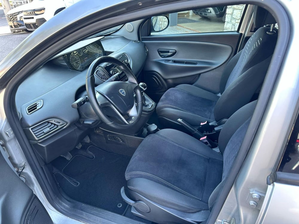 Lancia Ypsilon usata a Brescia (11)