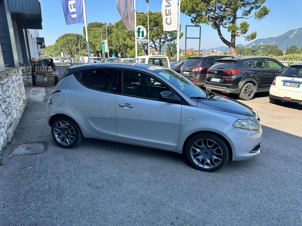 Lancia Ypsilon usata a Brescia (15)