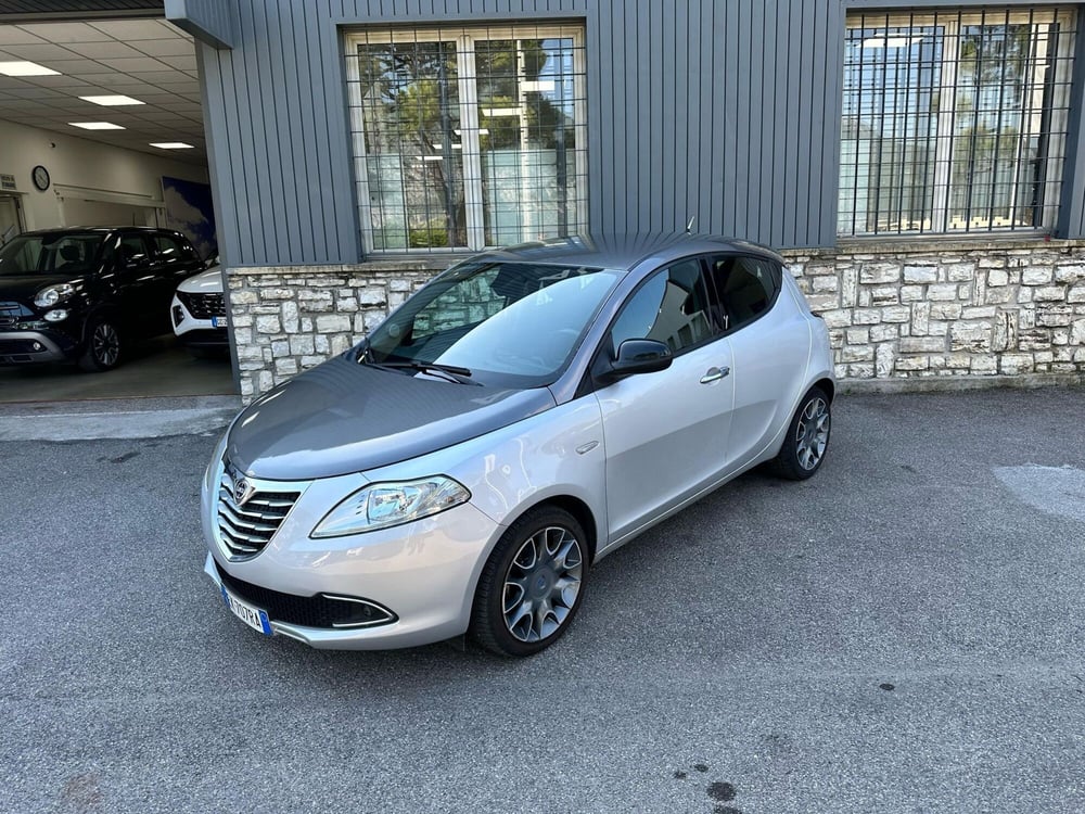 Lancia Ypsilon usata a Brescia (2)