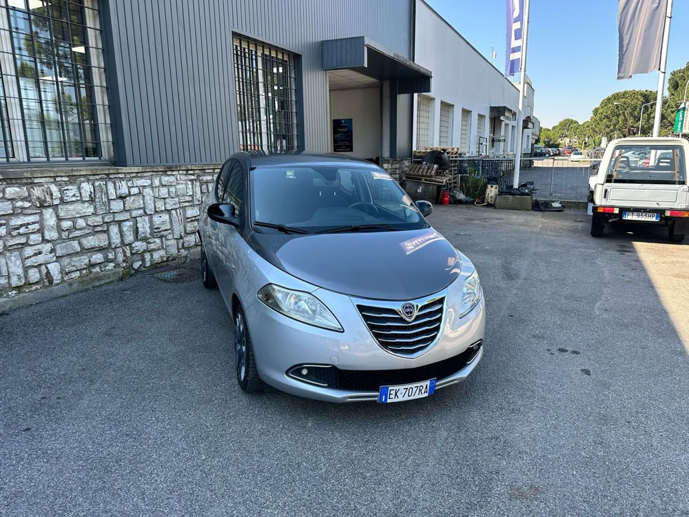 Lancia Ypsilon usata a Brescia (3)