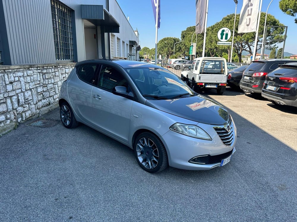 Lancia Ypsilon usata a Brescia (4)