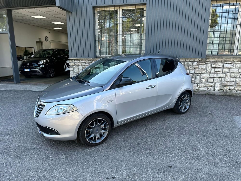 Lancia Ypsilon usata a Brescia (5)