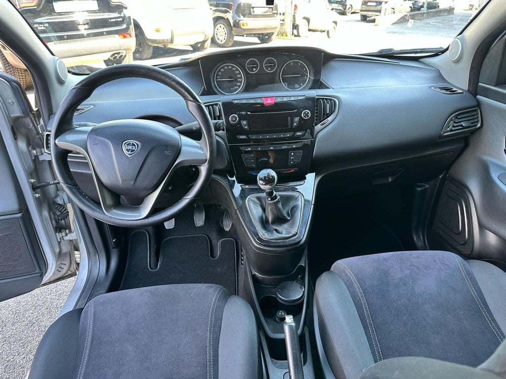Lancia Ypsilon usata a Brescia (9)